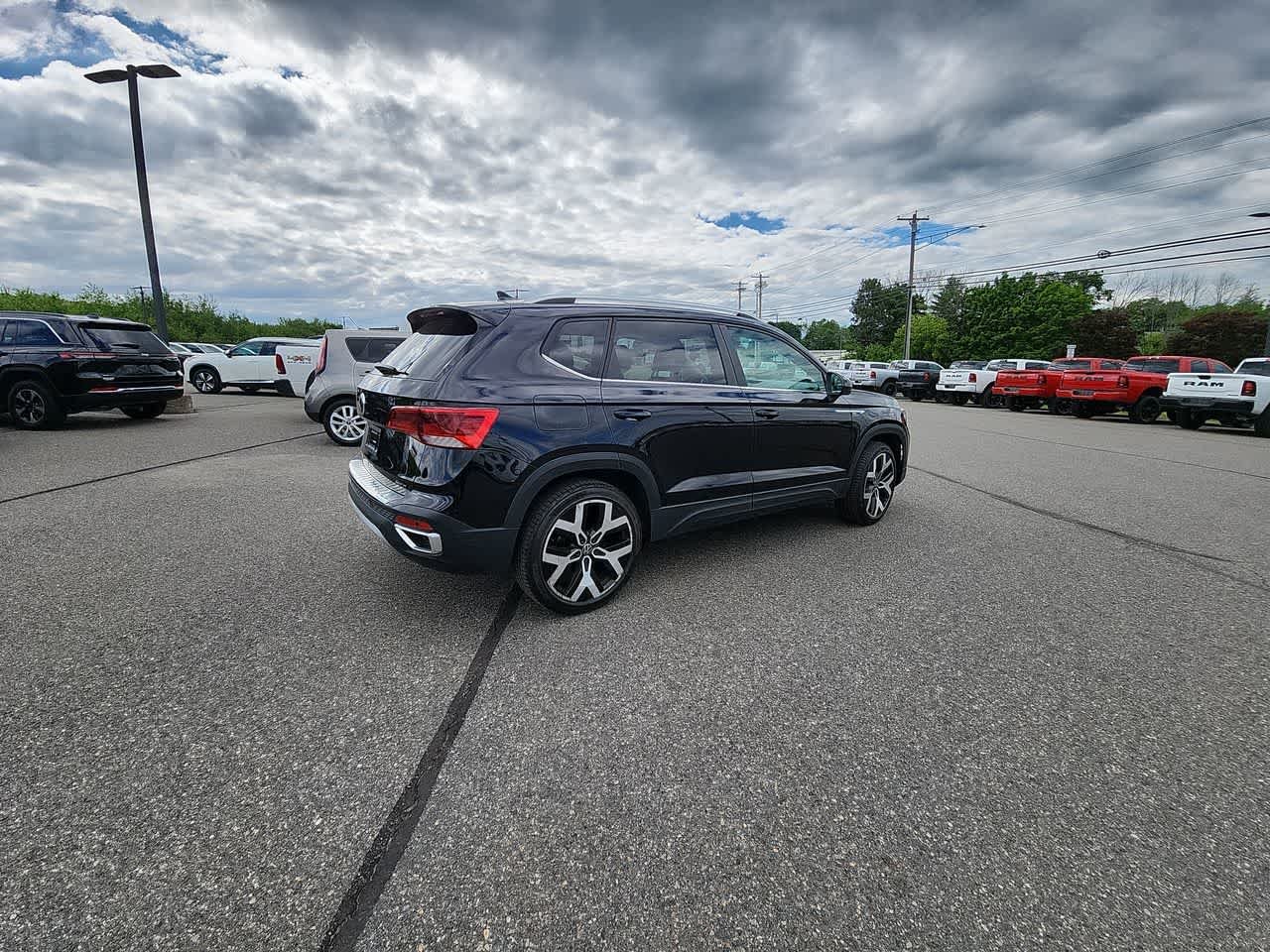 Used 2023 Deep Black Pearl Volkswagen SEL image 8