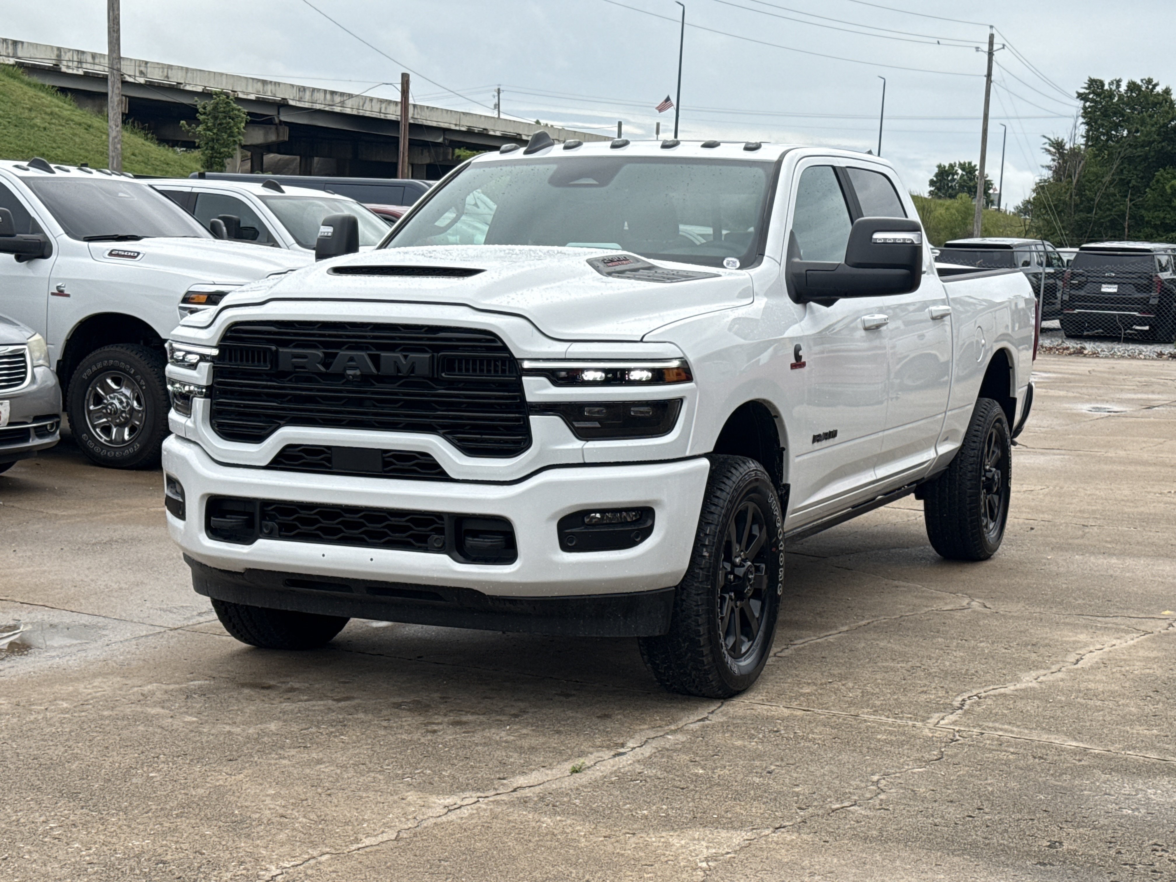 New 2026 Bright White Clear-Coat Exterior Paint RAM Laramie image 12