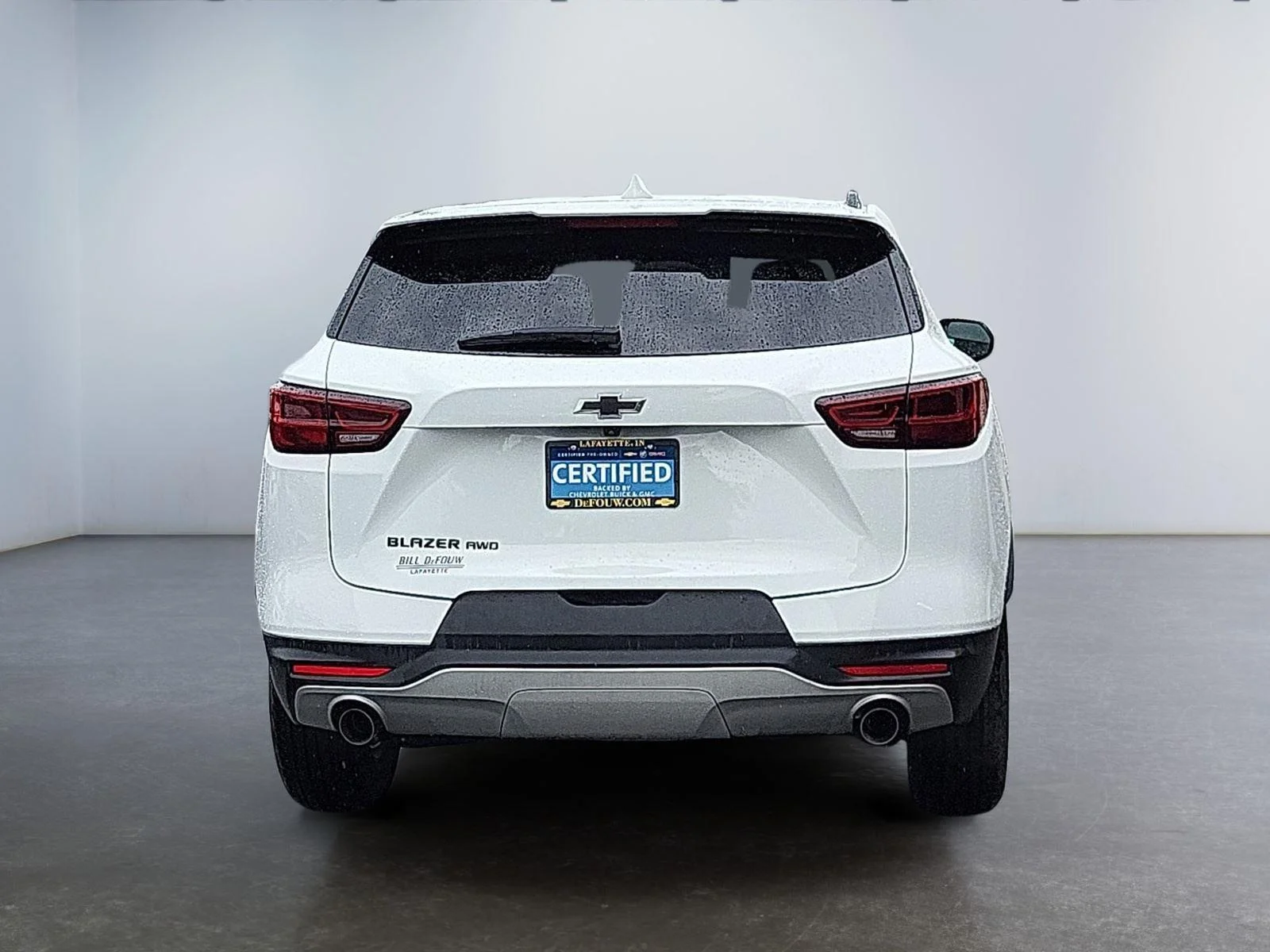 Used 2024 Summit White Chevrolet LT image 4
