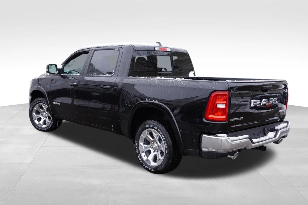 New 2026 Diamond Black Crystal Pearl-Coat Exterior Paint RAM Big Horn image 7