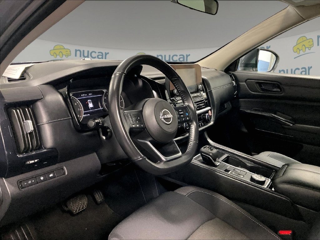 Used 2025 Gray Nissan SV image 8