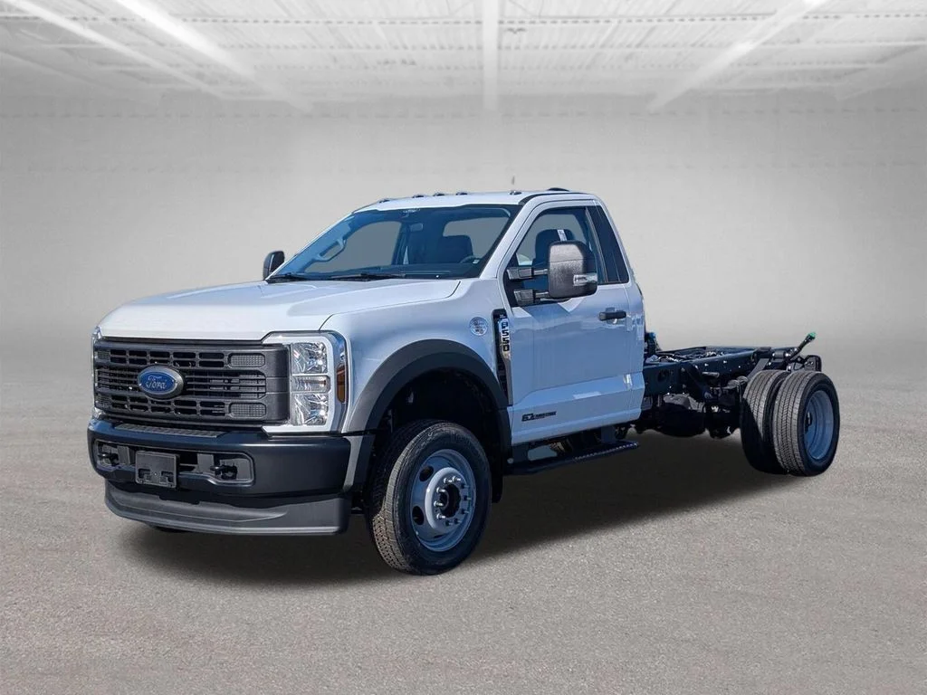 New 2026 Oxford White Ford F-550® XL image 2