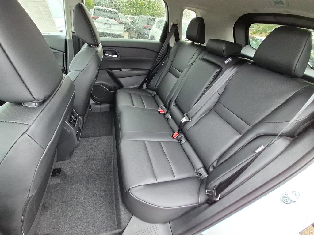 New 2026 Everest White Pearl TriCoat Nissan Dark Armor™ image 16