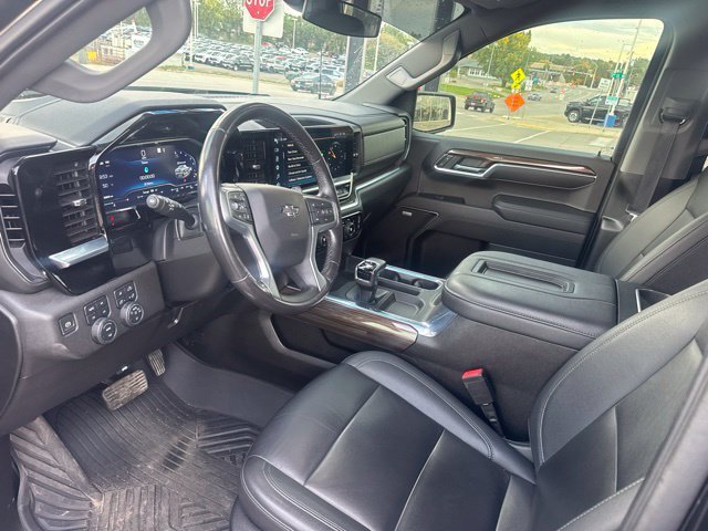 Used 2022 Black Chevrolet RST image 13