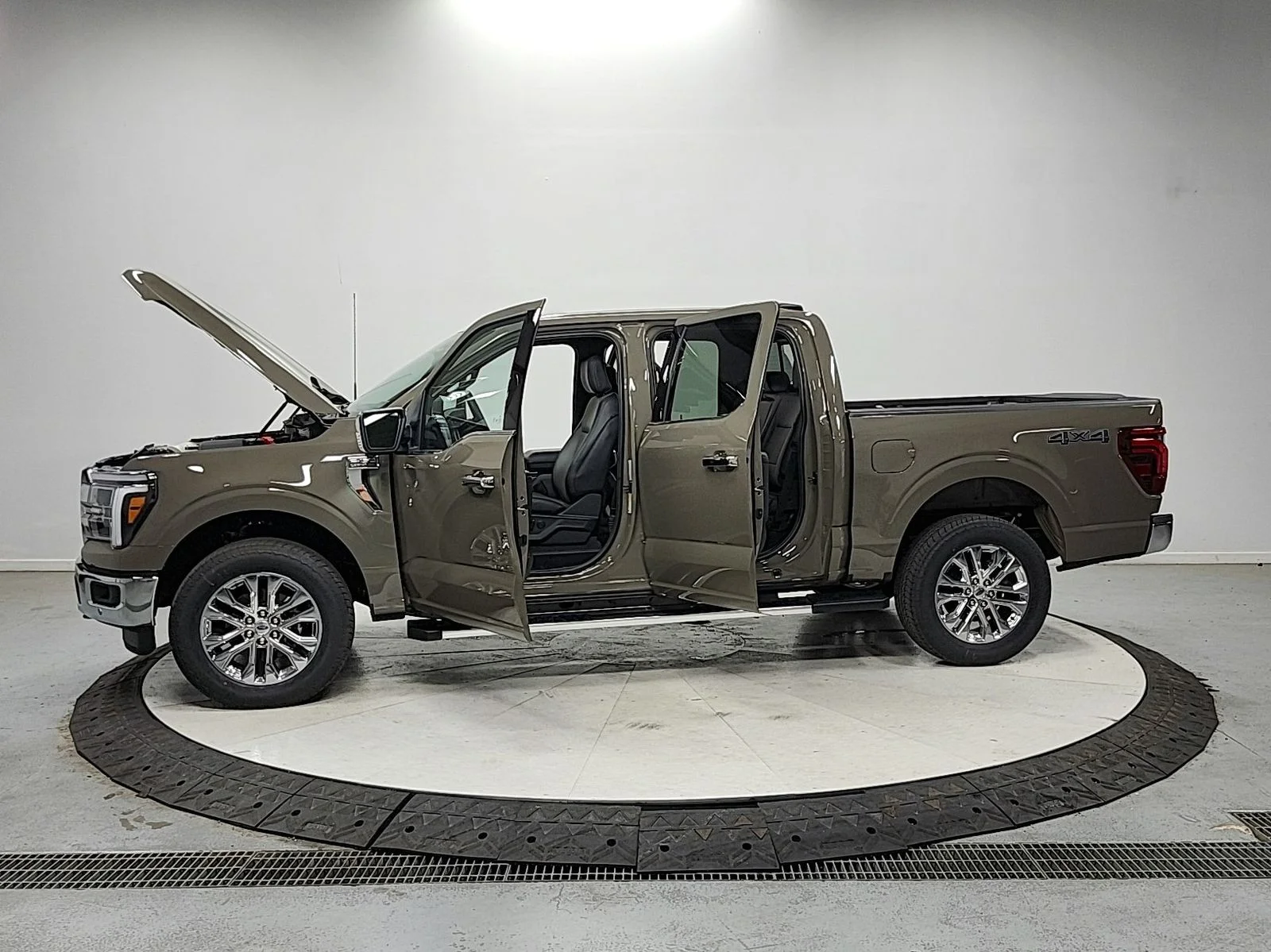 New 2026 Gray Ford Lariat image 12