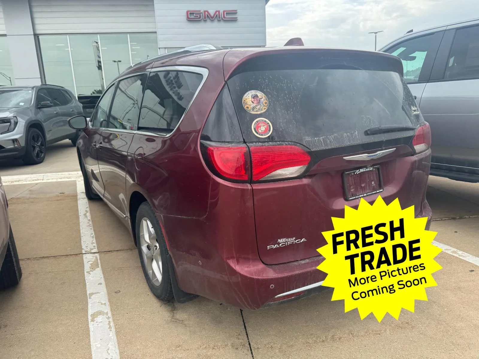 Used 2018 Velvet Red Pearlcoat Chrysler Touring L Plus image 6