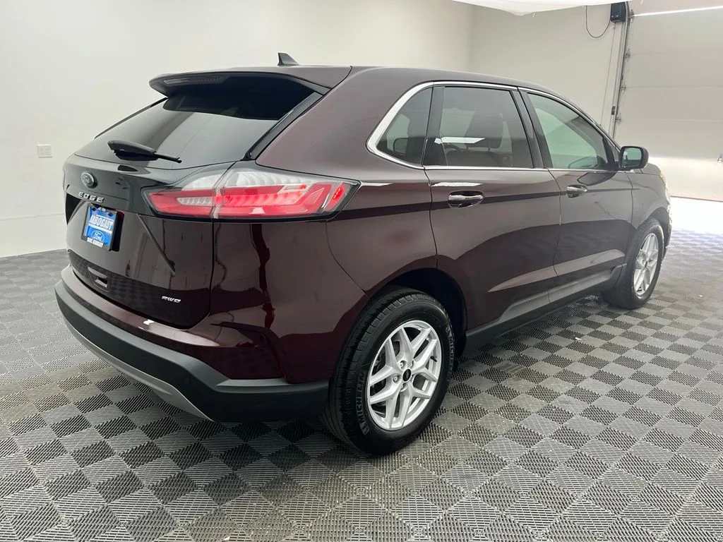 Used 2023 Red Ford SEL image 8