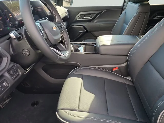 New 2026 Black Chevrolet LT - Extended Range image 20