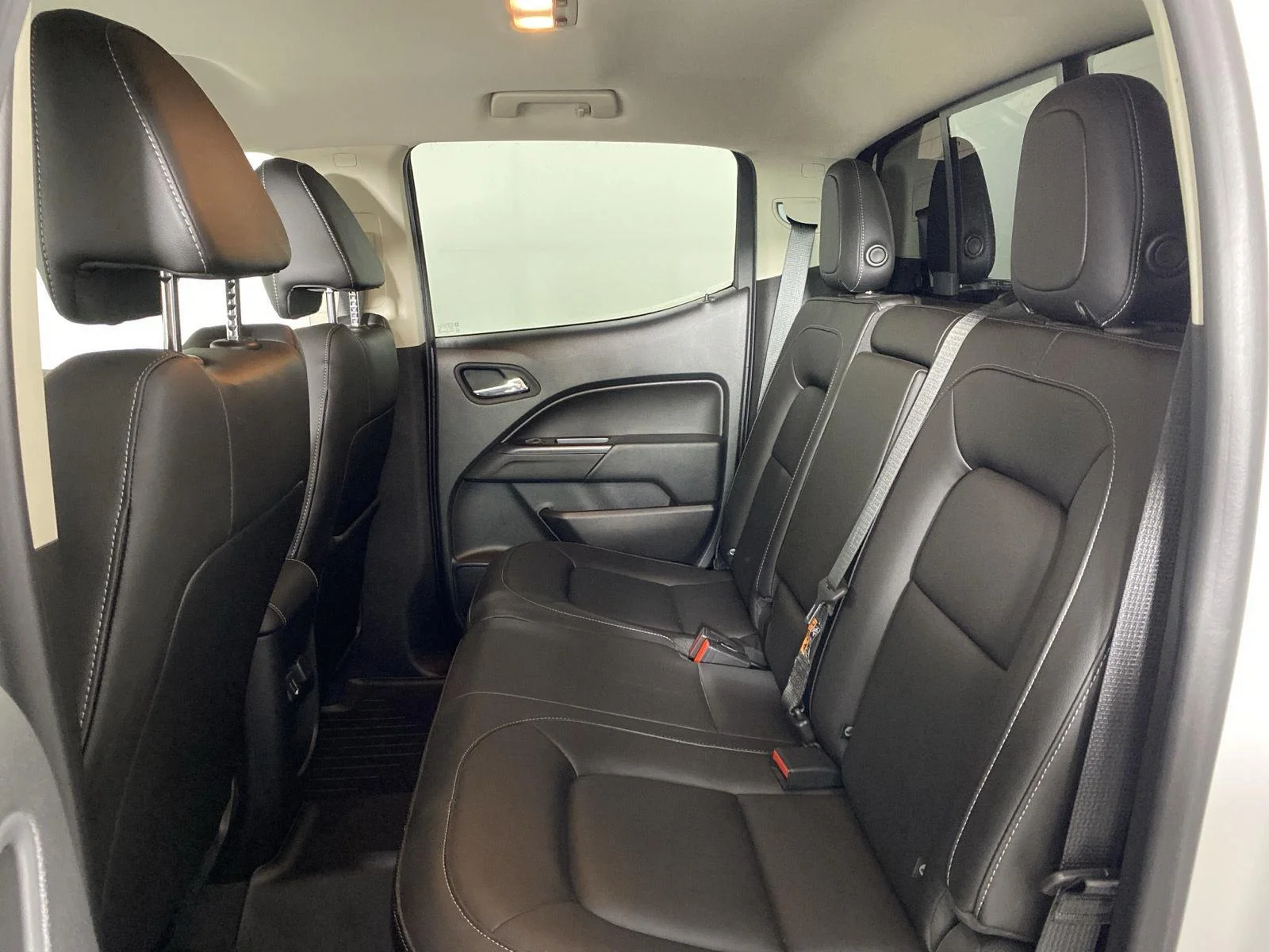 Used 2021 SUMMIT WHITE Chevrolet 4WD ZR2 image 24