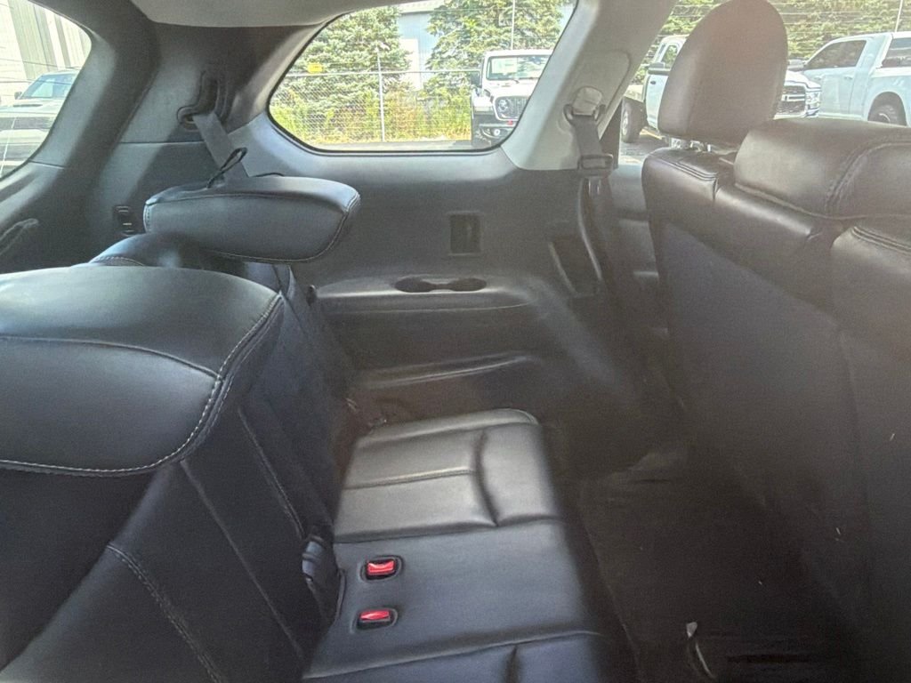 Used 2018 Black Nissan SL image 16