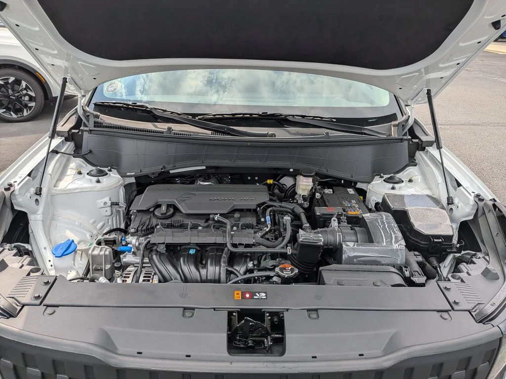 New 2027 Snow White Pearl Kia LX image 36
