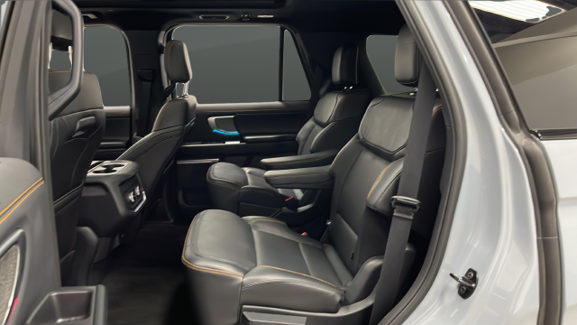 Used 2025 Gray Metallic Ford Tremor image 23