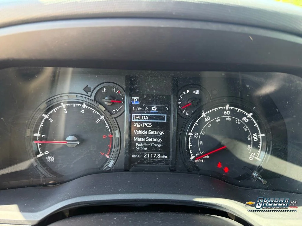 Used 2020 White Toyota SR5 Premium image 9