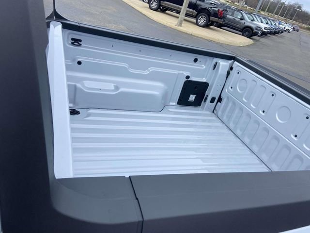 New 2026 Space White Metallic Ford XLT image 8