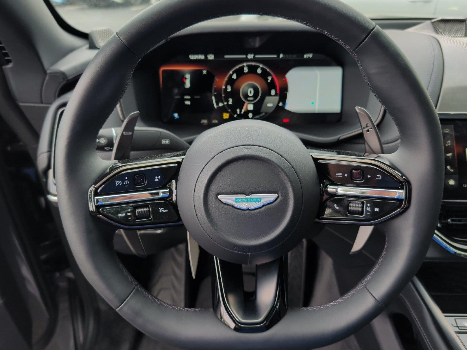 2025 Aston Martin DBX 707 - Photo 18