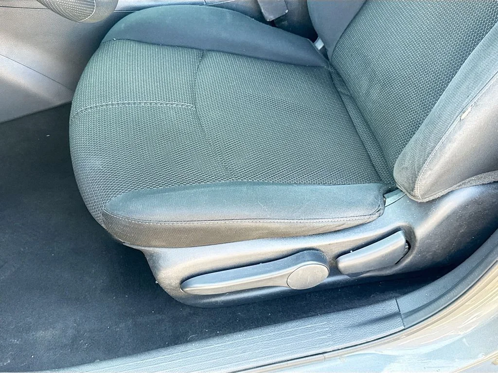 Used 2018 Gray Nissan S image 22