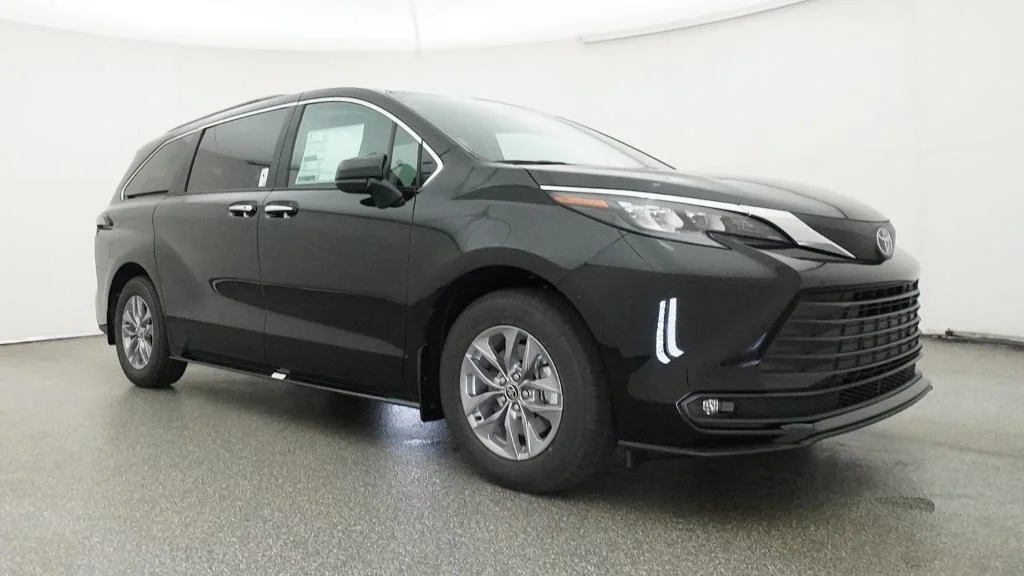 New 2026 Midnight Black Metallic Toyota XLE image 9