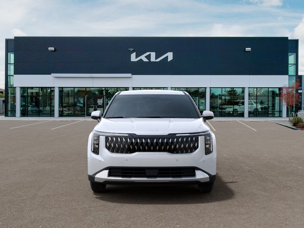 New 2026 White Kia LXS image 2