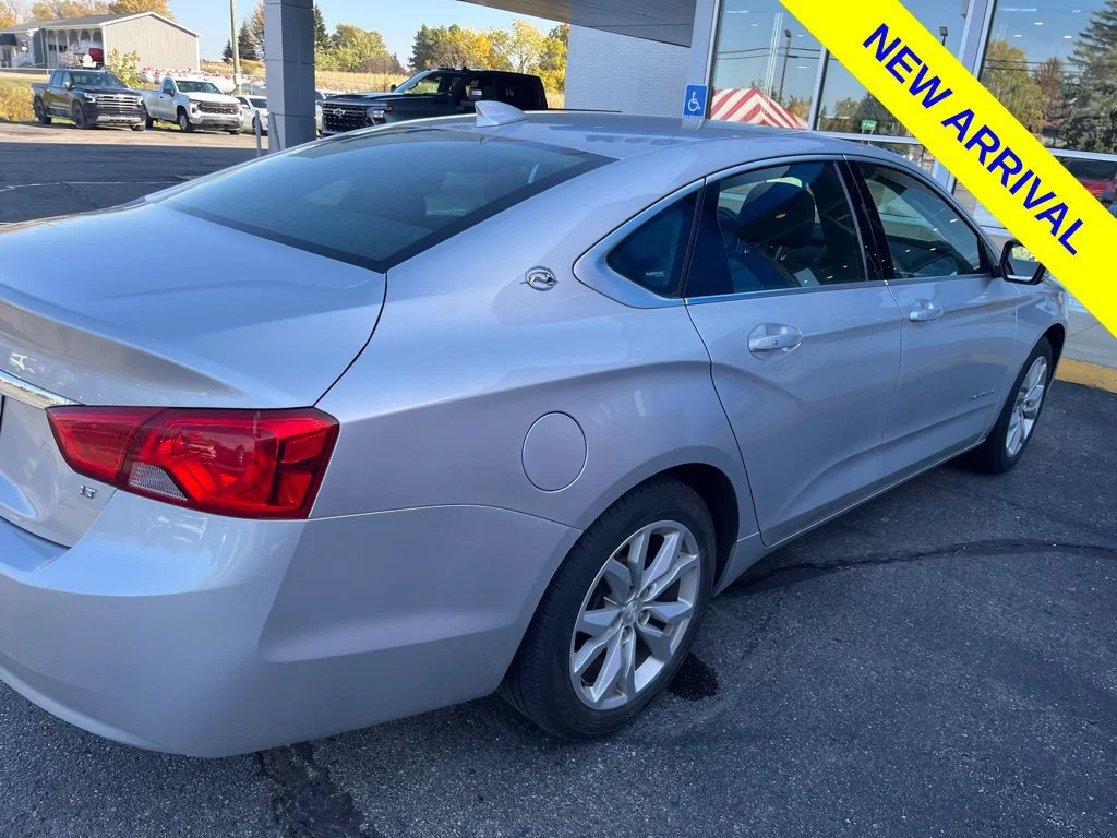 Used 2019 SILVER ICE METALLIC Chevrolet LT image 5