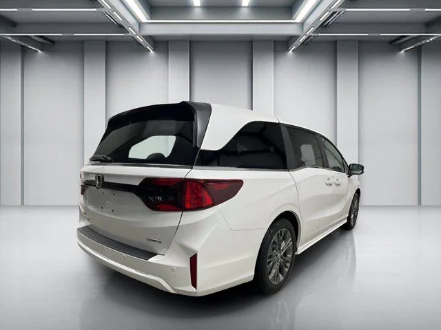 New 2026 Platinum White Pearl Honda Touring image 5