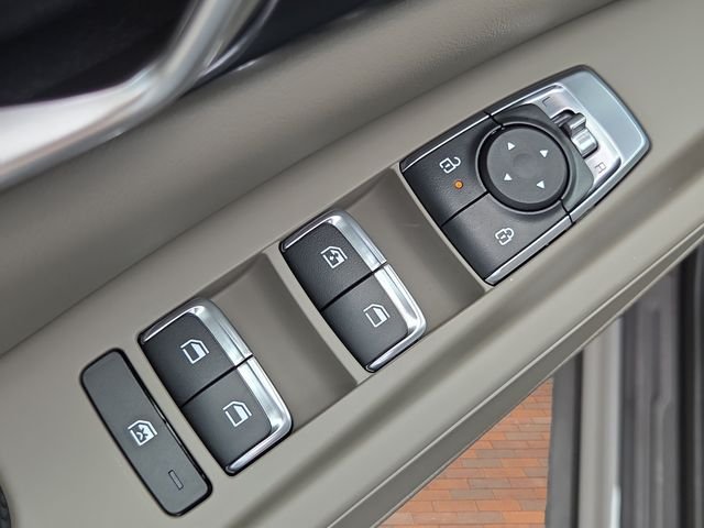 New 2027 White Kia LXS image 16