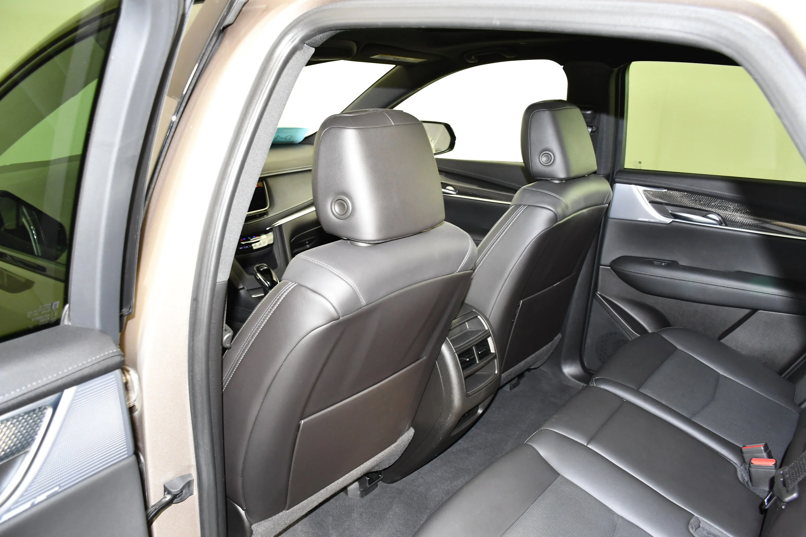 Used 2023 Latte Ea Cadillac AWD Sport image 50