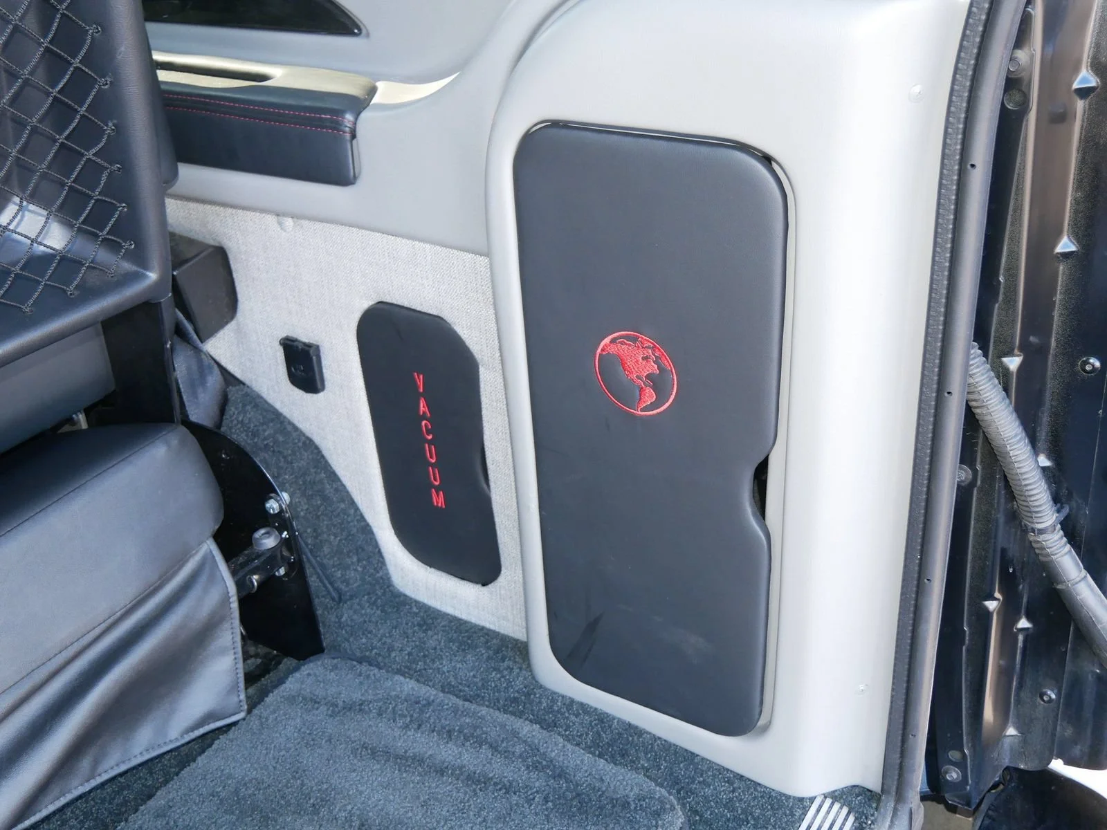 Used 2025 Onyx Black GMC Work Van image 13