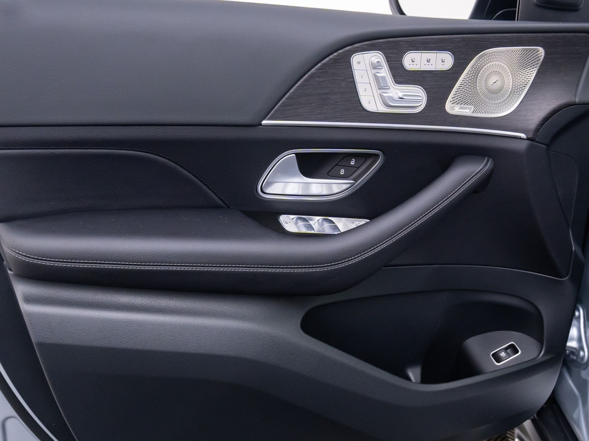 New 2026 Silver Mercedes-Benz GLS 450 image 12