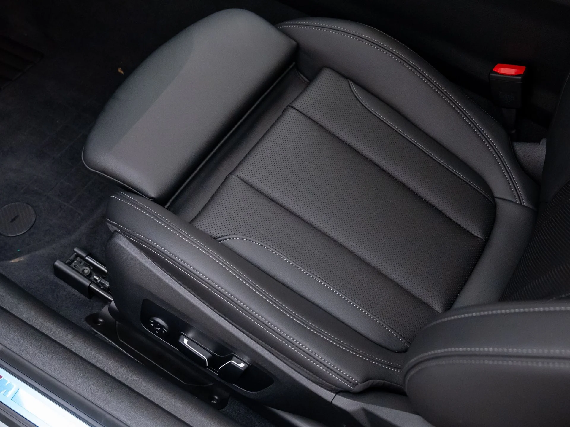 2026 BMW 4 Series 430i - Photo 16