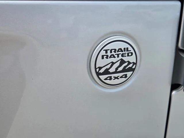 Used 2022 Silver Jeep Unlimited Sahara image 10