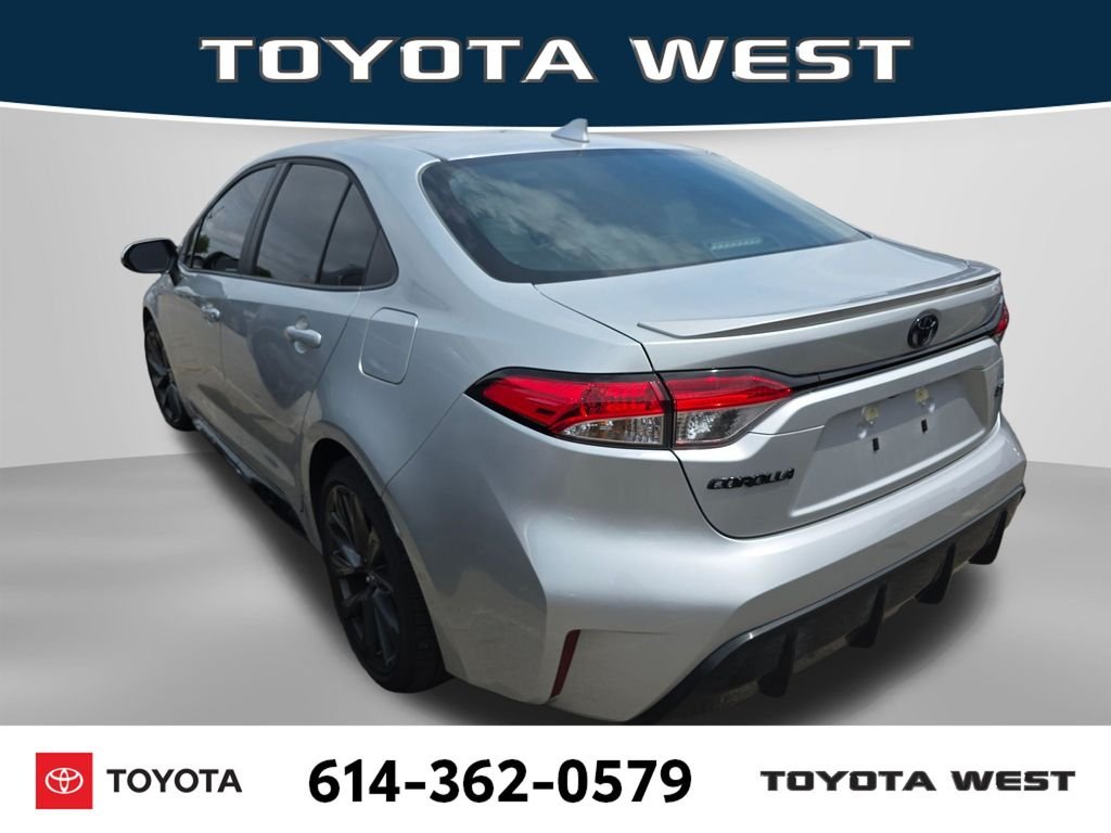 Used 2025  Toyota SE image 4