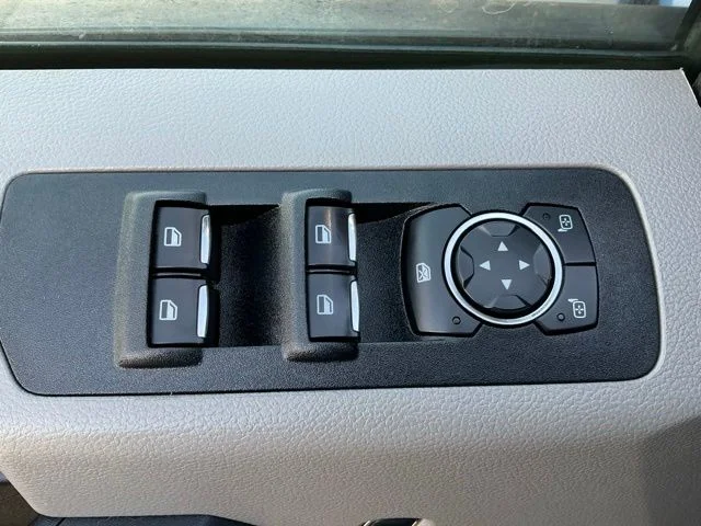 Used 2019 Blue Metallic Ford XL image 18