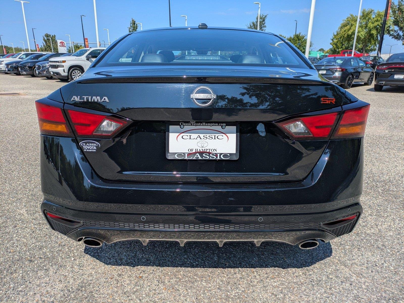 Used 2026 Super Black Nissan SR image 5
