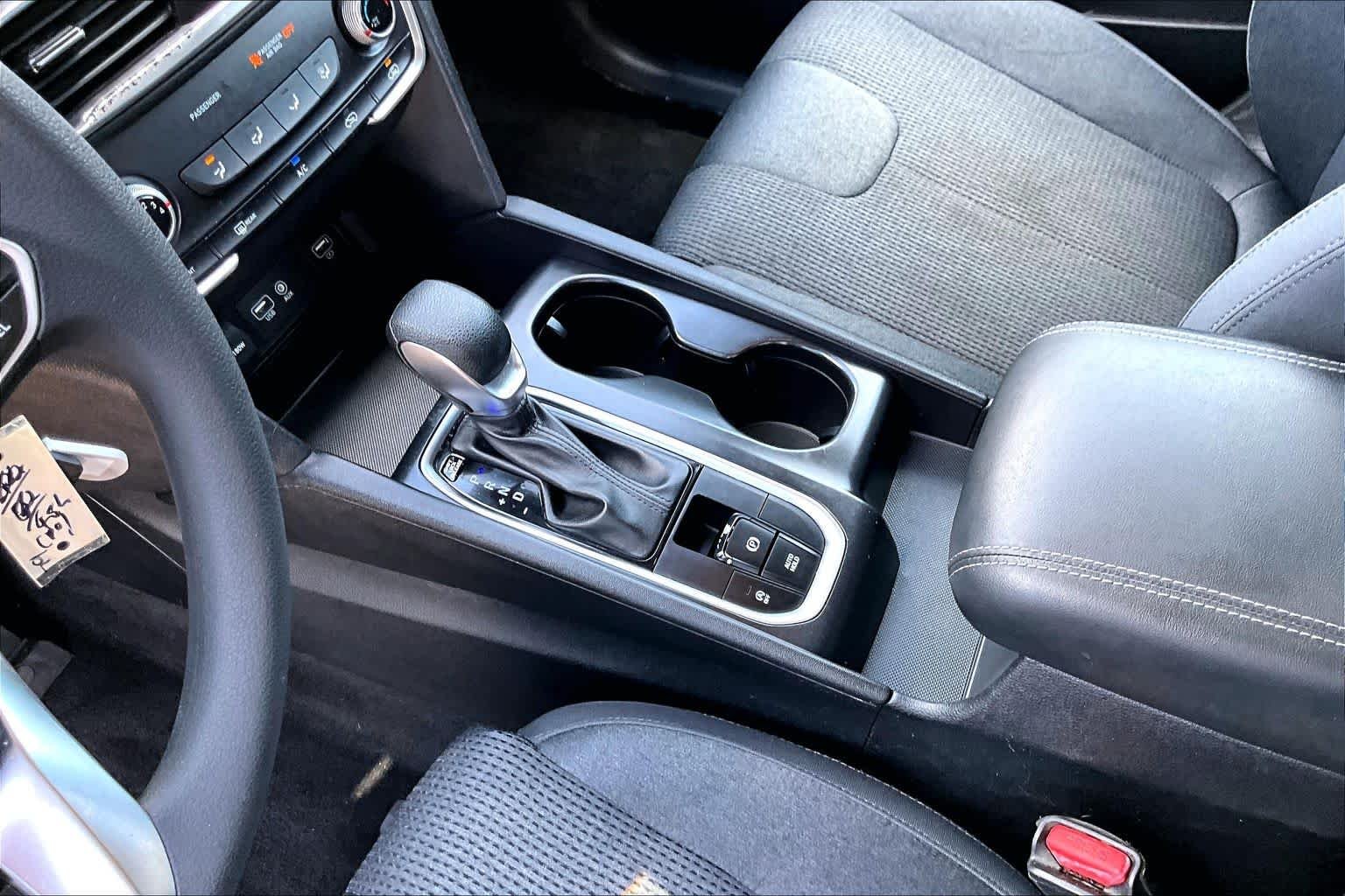 Used 2019 Stormy Sea Hyundai SE image 17