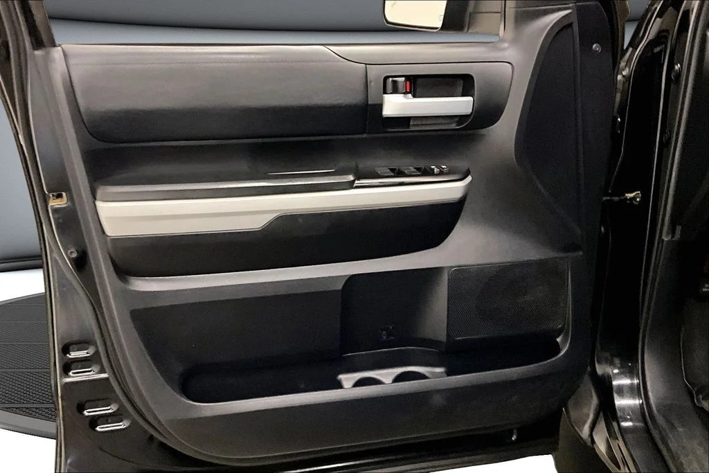 Used 2021 Black Toyota SR5 image 21