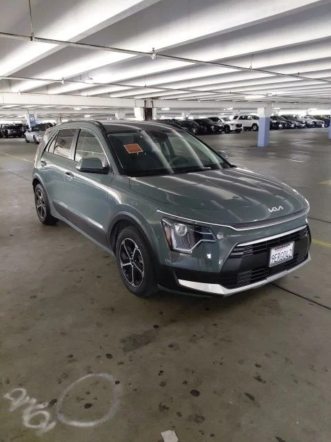 Used 2023 Green Kia EX image 2