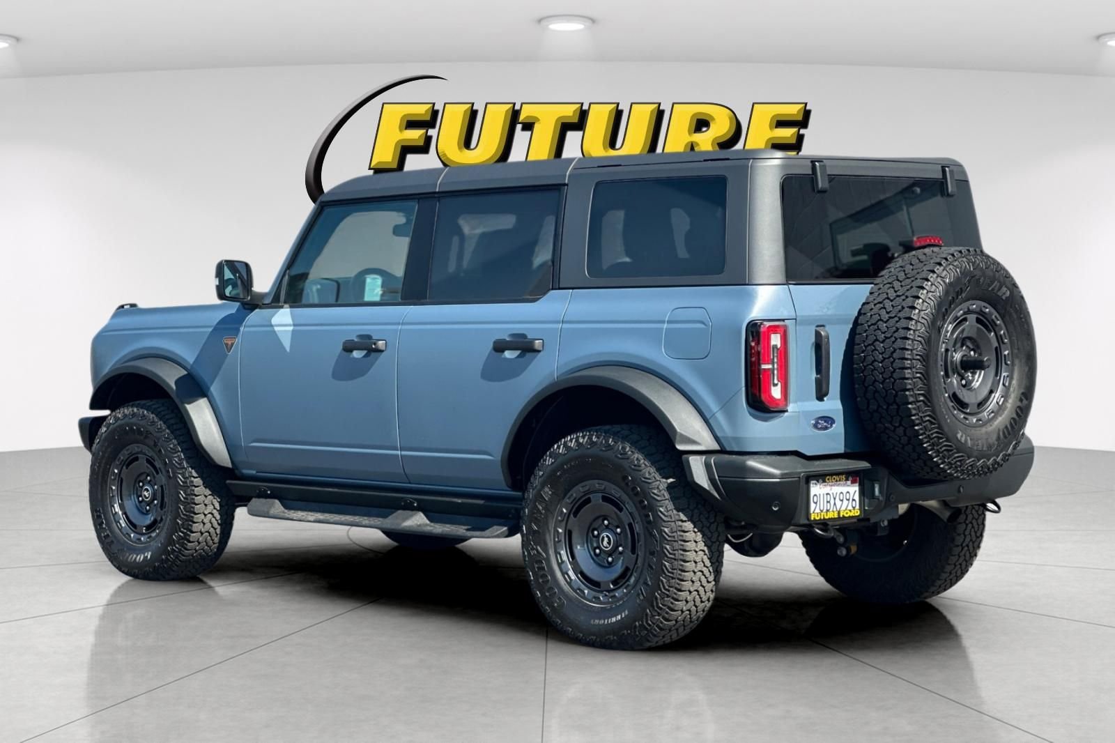 Used 2025 Gray Ford Badlands image 5