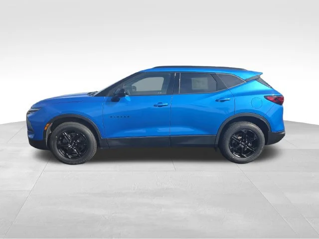Used 2025 Riptide Blue Metallic Chevrolet 2LT image 2
