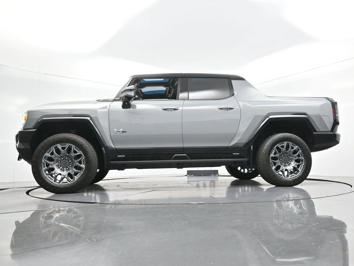 Used 2024 Meteorite Metallic (Grey) GMC 3X image 58