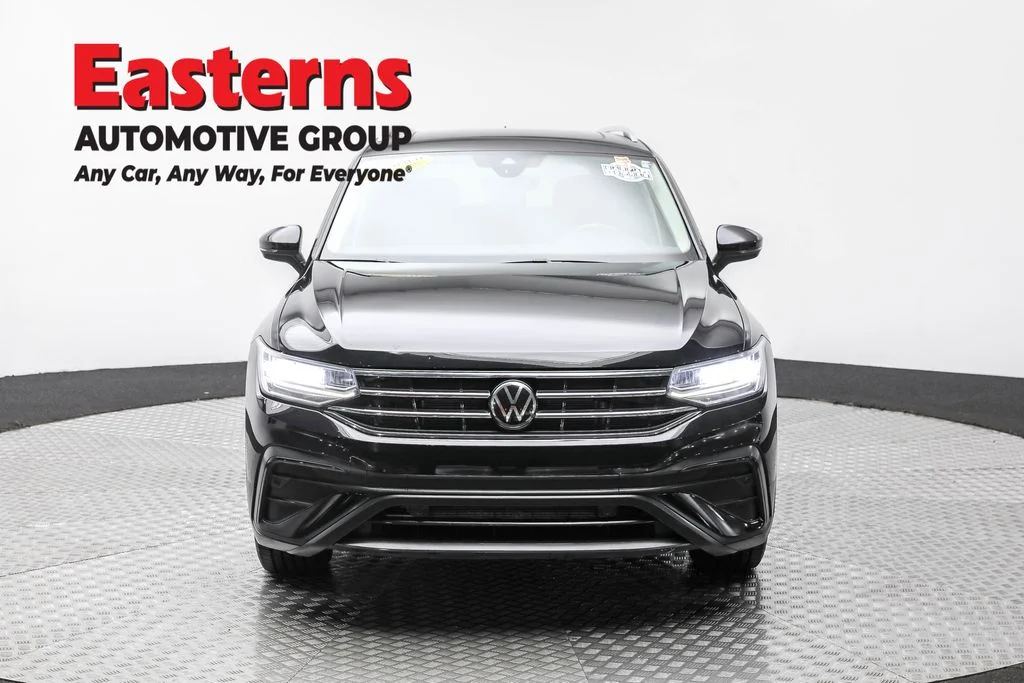 Used 2022 Black Volkswagen 2.0T SE image 2