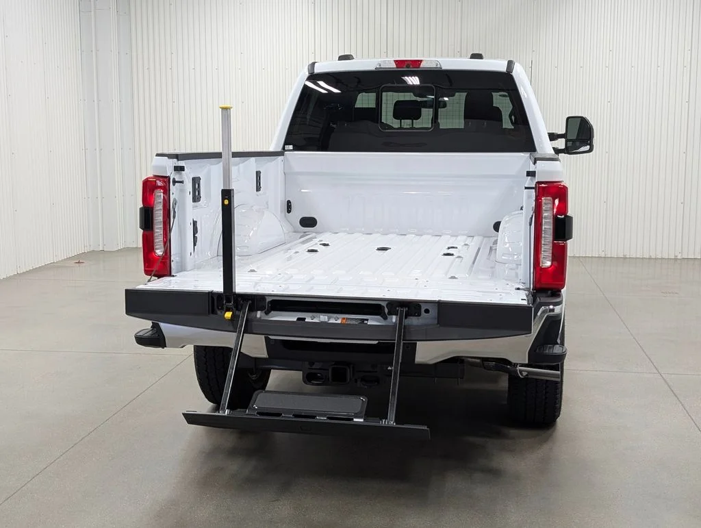 New 2026 Oxford White Ford F-250® Lariat® image 29
