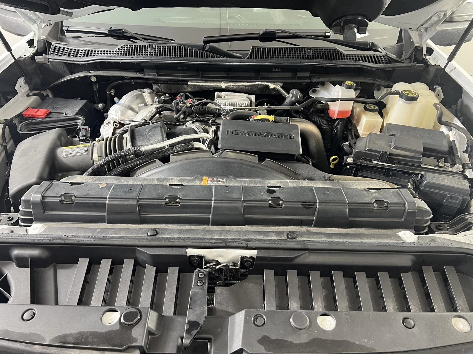 Used 2022 SUMMIT WHITE Chevrolet High Country image 29