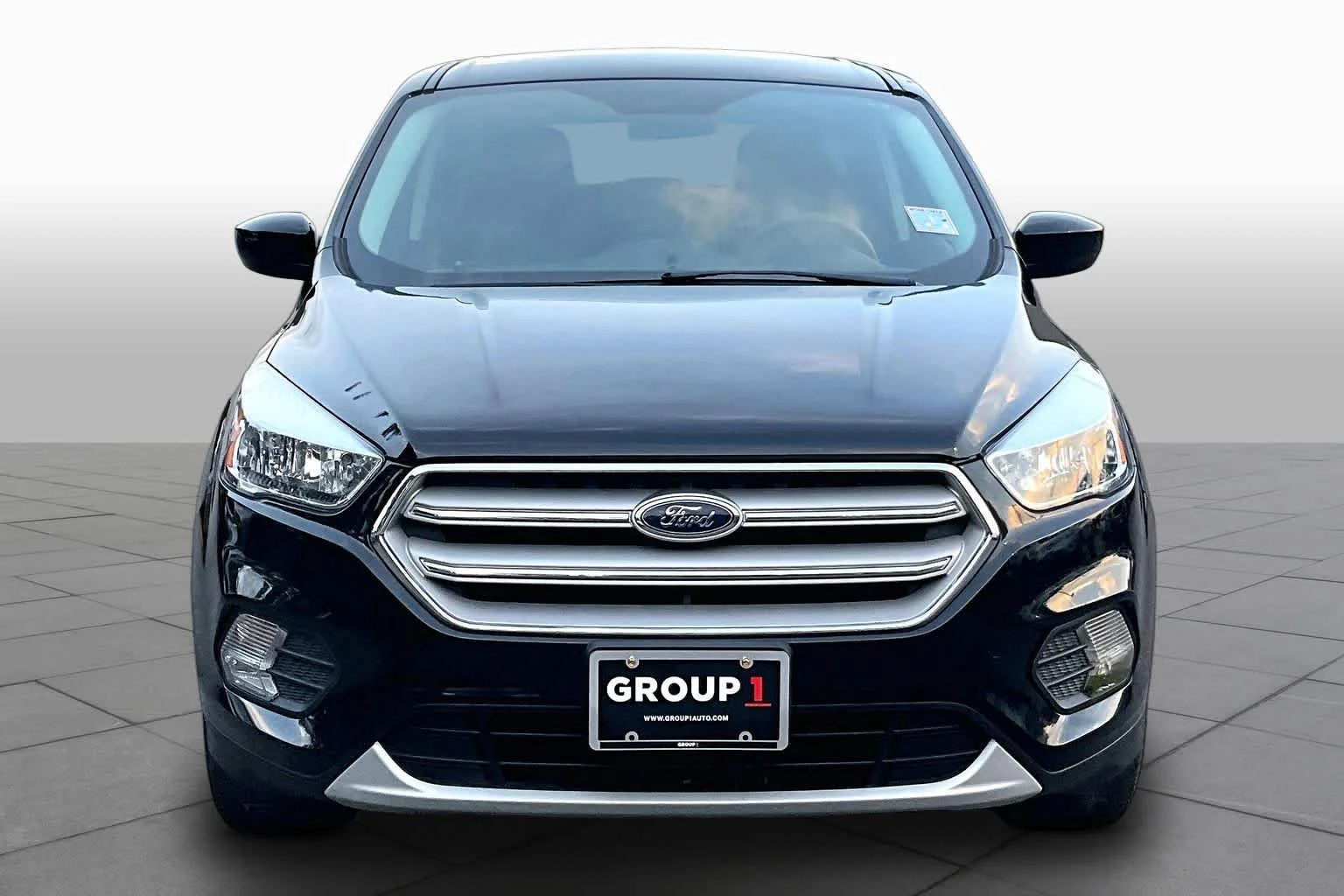 Used 2019 Agate Black Ford SE image 4