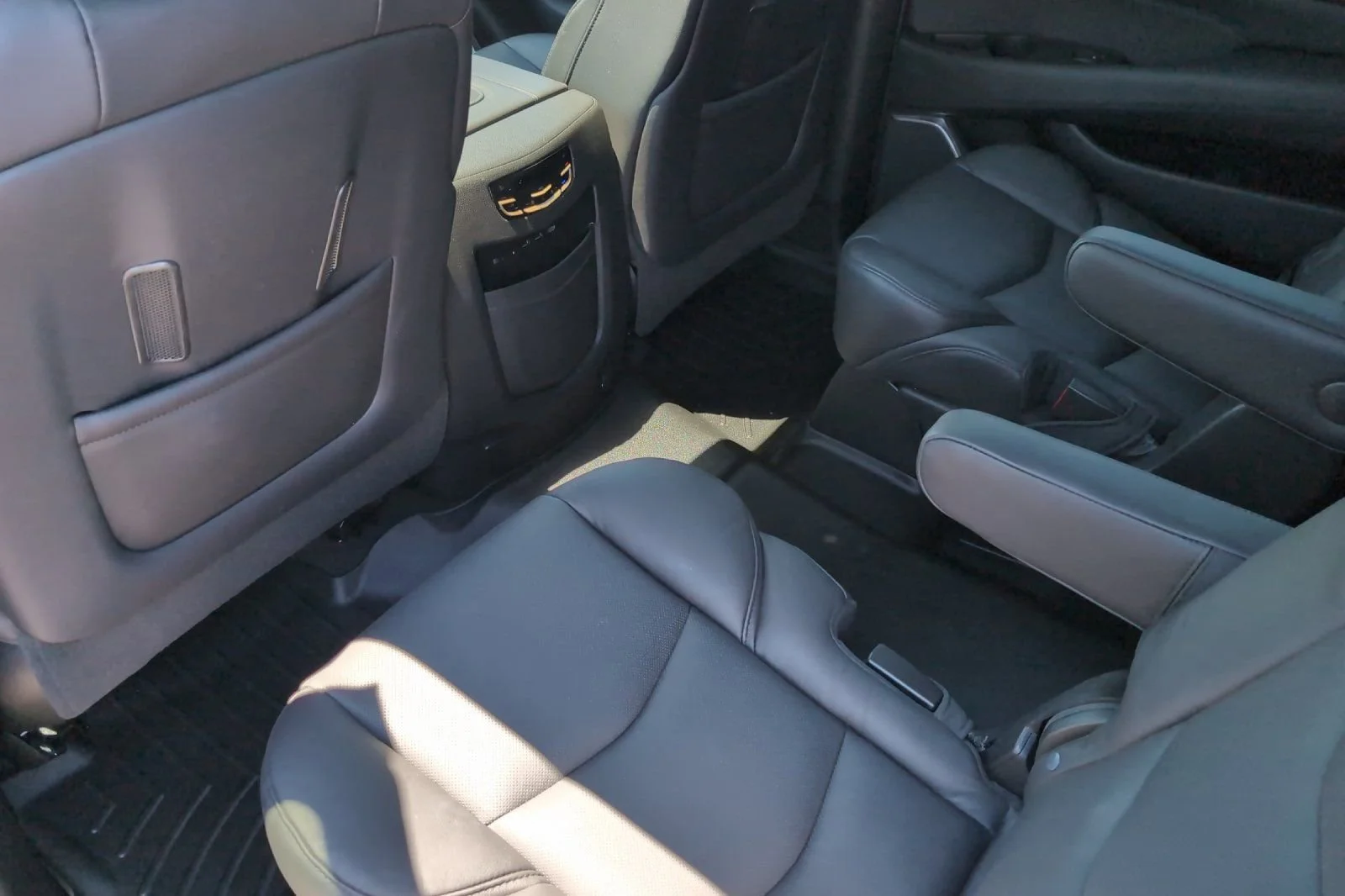 Used 2020 BLACK RAVEN Cadillac Premium Luxury image 13