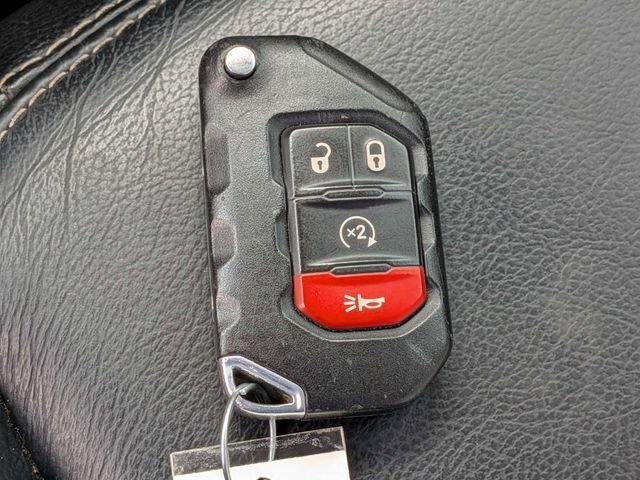 Used 2020 White Jeep Overland image 33
