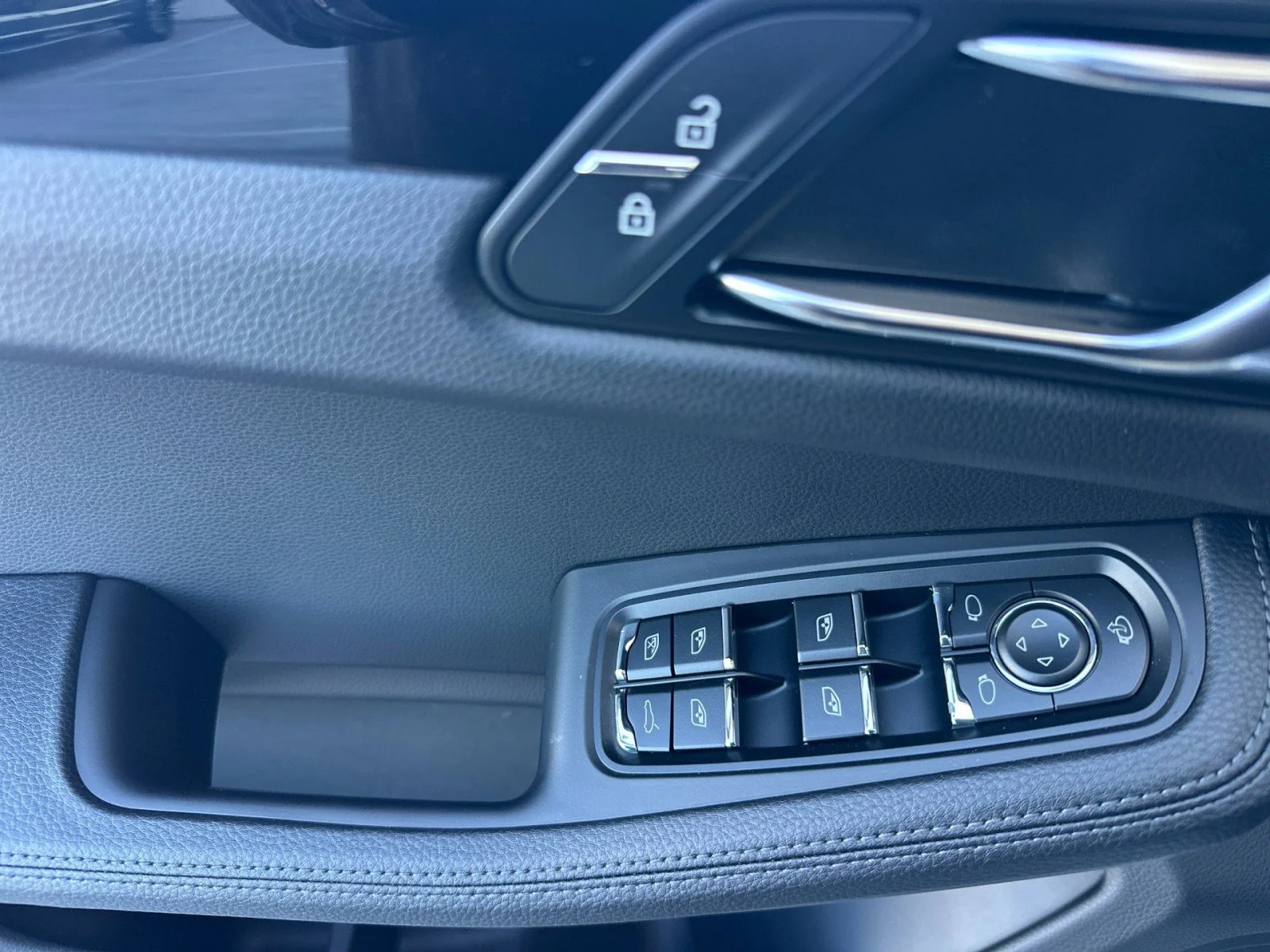 New 2026 Black Porsche  image 12