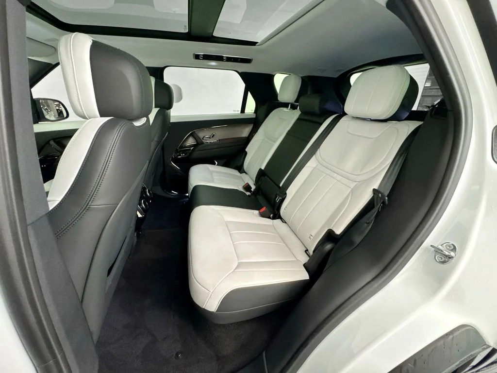 Certified Used 2025 White Land Rover Dynamic SE image 25