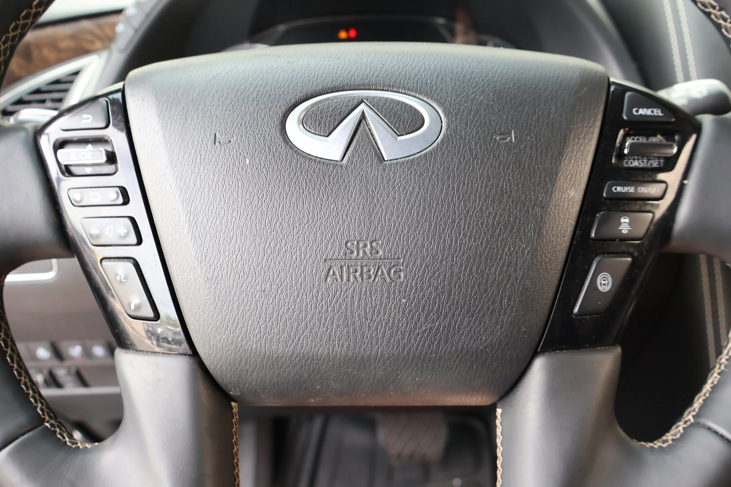 Certified Used 2021 Graphite Shadow INFINITI PREMIUM SELECT image 21
