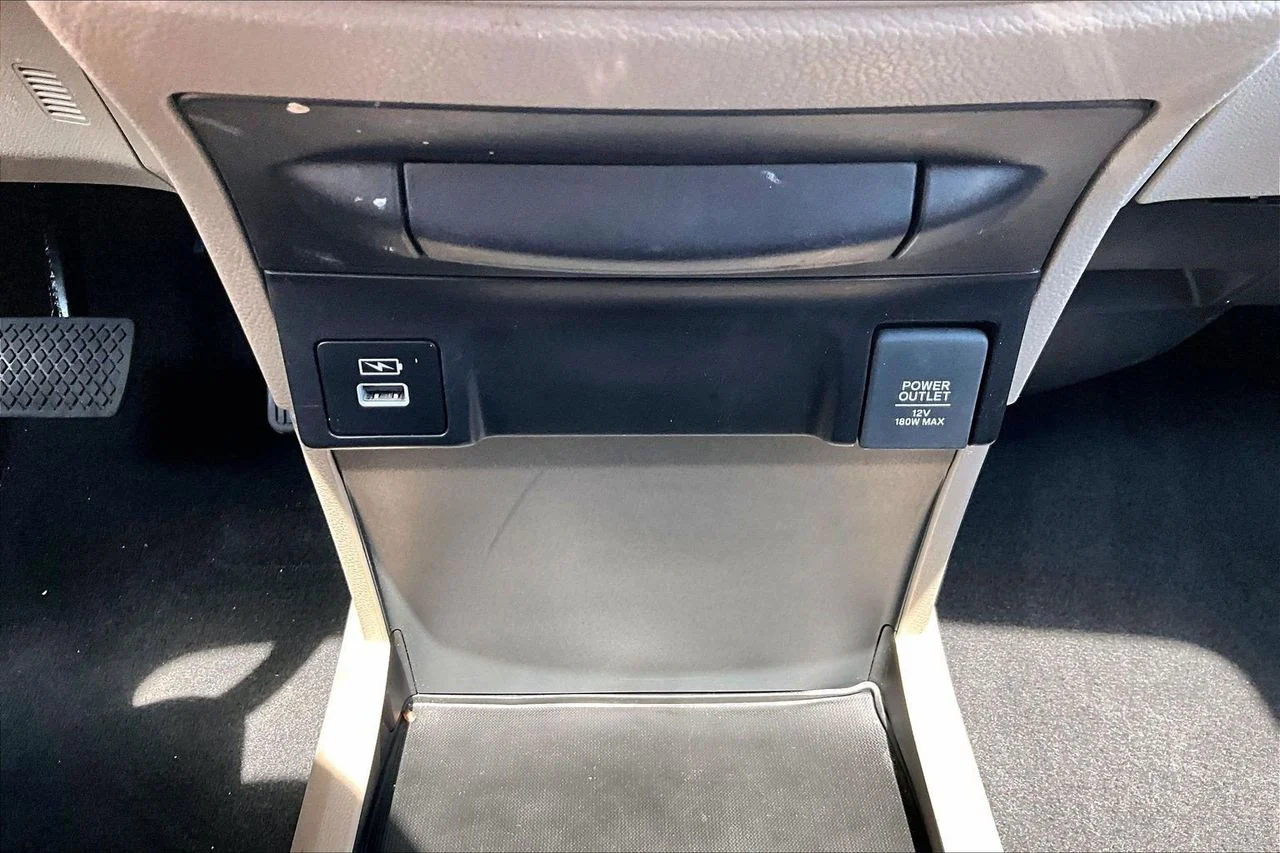 Used 2023  Honda EX-L image 17
