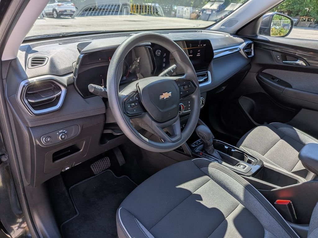 Used 2025 Black Chevrolet LS image 12